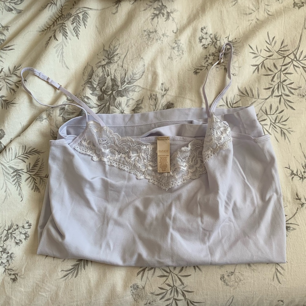 Banana Republic Pastel Purple Lace Cami 🍇 - Picture 3 of 3